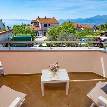 My Way Room, Parking, Sea View, Terrace Homestay Rijeka