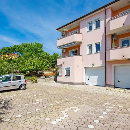 My Way Room, Parking, Sea View, Terrace Homestay Rijeka