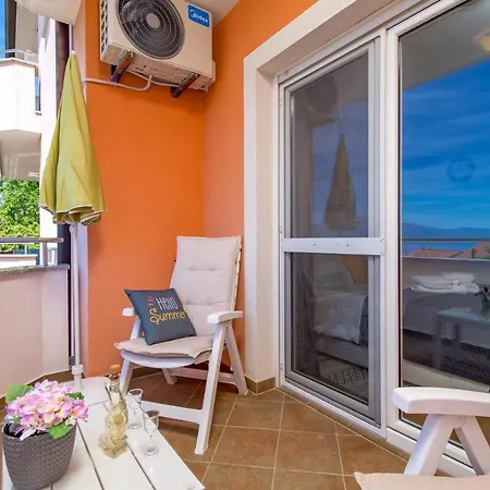 Rum i privatbostad My Way Room, Parking, Sea View, Terrace Rijeka