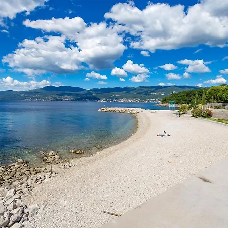 Homestay My Way Room, Parking, Sea View, Terrace Rijeka