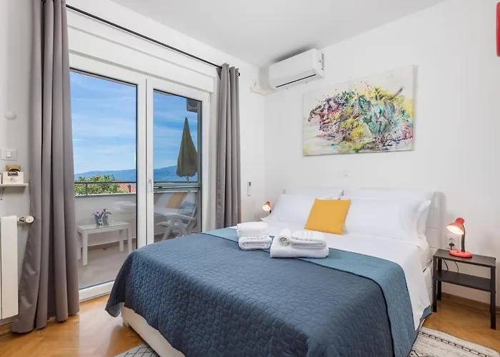 My Way Room, Parking, Sea View, Terrace Privatunterkunft Rijeka